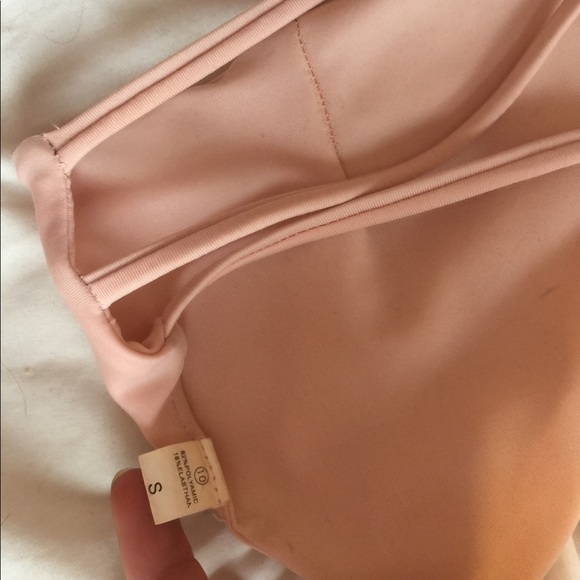 Bikini - Picture 2 of 4